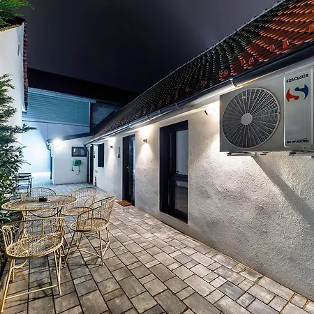 Onyx Studios By Ben Apartments Near City Center Sibiu Exterior photo