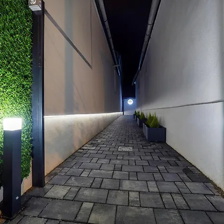 Onyx Studios By Ben Apartments Near City Center Sibiu Exterior photo